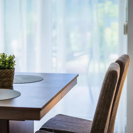 Apartment Gemini I., Iii.