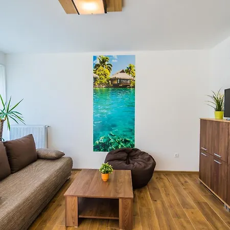 Apartment Gemini I., Iii.