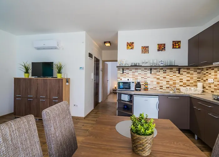 דירה Gemini I., Iii.